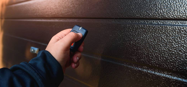 automatic door opener with remote control in Eucalyptus Hills