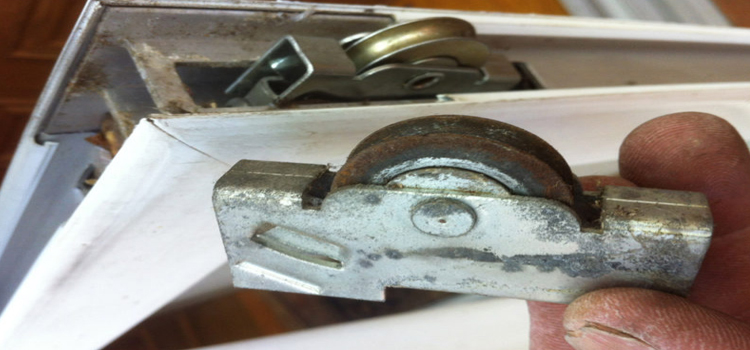 screen door roller repair in Eucalyptus Hills